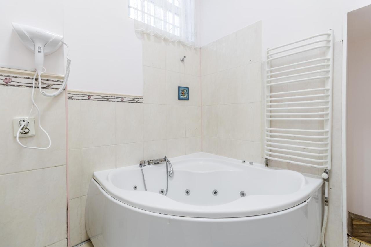 Striltsiv Apartment Lviv Exteriör bild
